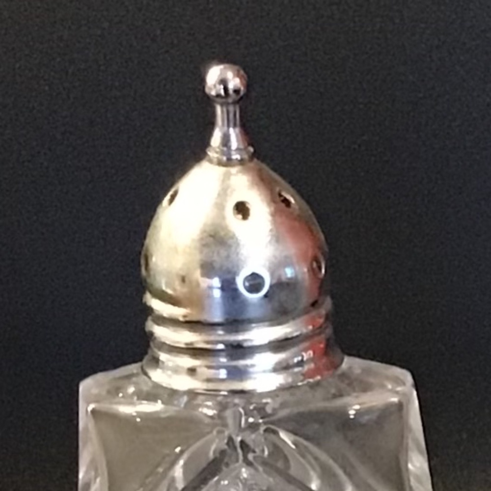 Vintage Clear Cut Glass Salt & Pepper Shakers Set 4 3/4” Tall - Picture 12 of 15